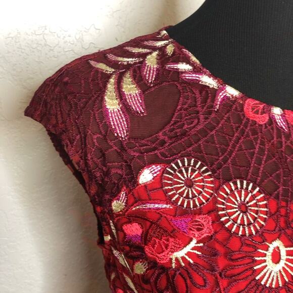 Vicky and Lucas red maroon embroidered floral overlay dress size Medium - Picture 6 of 15